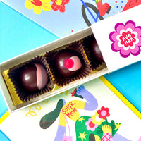 Boîte de 6 chocolats : dômes miel romarin avec leur sablé + dômes caramel fleur sel chocolat 70%